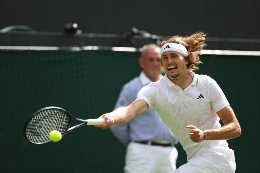 英国网球队翻盘世界网球队，兹维列夫关键制胜