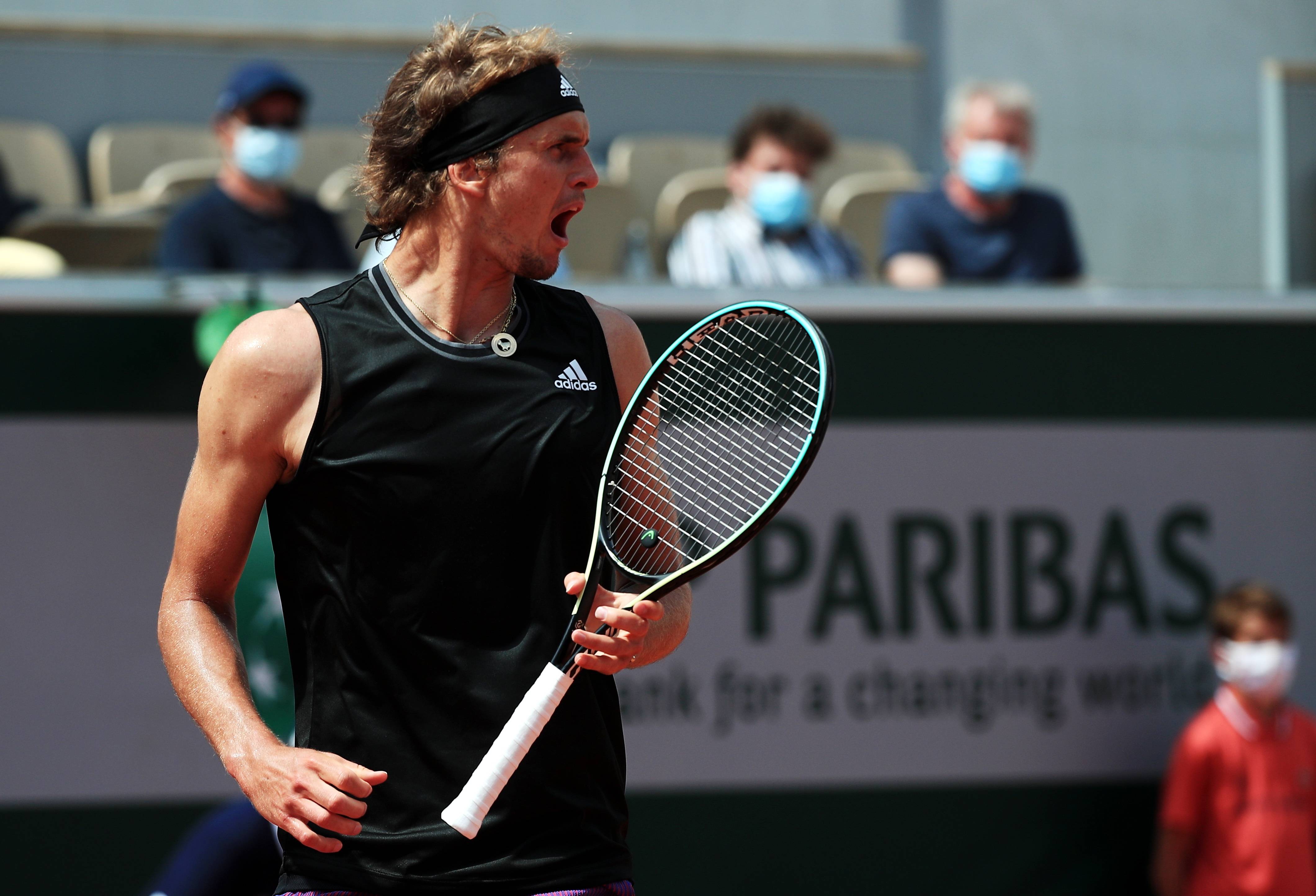 英国网球队翻盘世界网球队，兹维列夫关键制胜