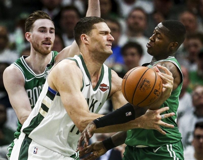 关于雄鹿B队力克中国男篮，费沃斯关键制胜的信息