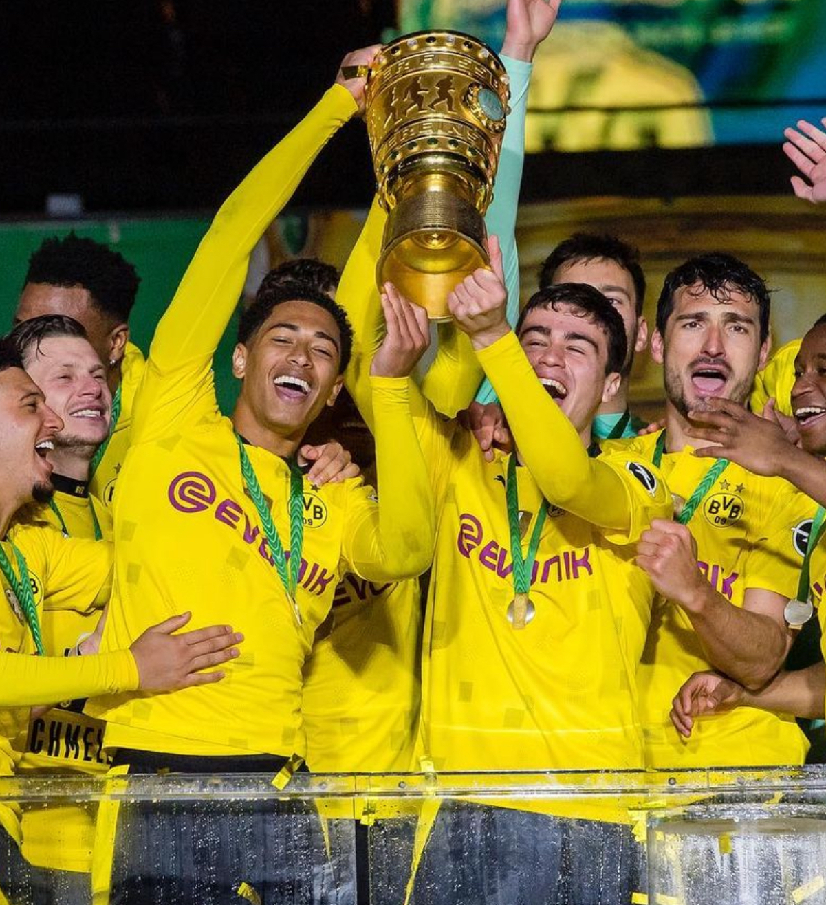 包含葡萄牙逆转AC米兰,乔瓦尼·雷纳送出助攻的词条 包含葡萄牙逆转AC米兰,乔瓦尼·雷纳送出助攻的词条