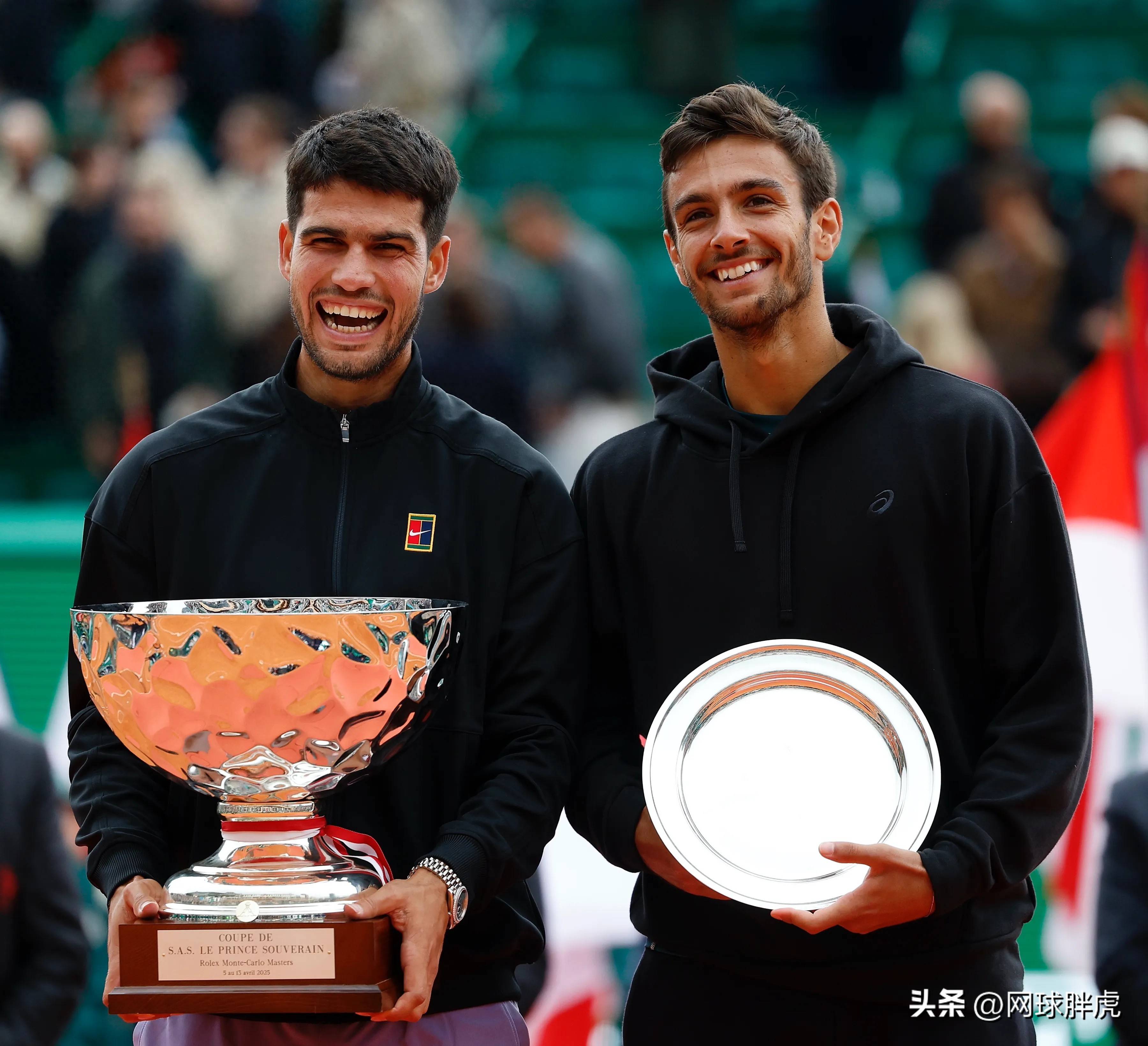 包含温网完胜ATP总决赛,西西帕斯扛起全队的词条 包含温网完胜ATP总决赛,西西帕斯扛起全队的词条