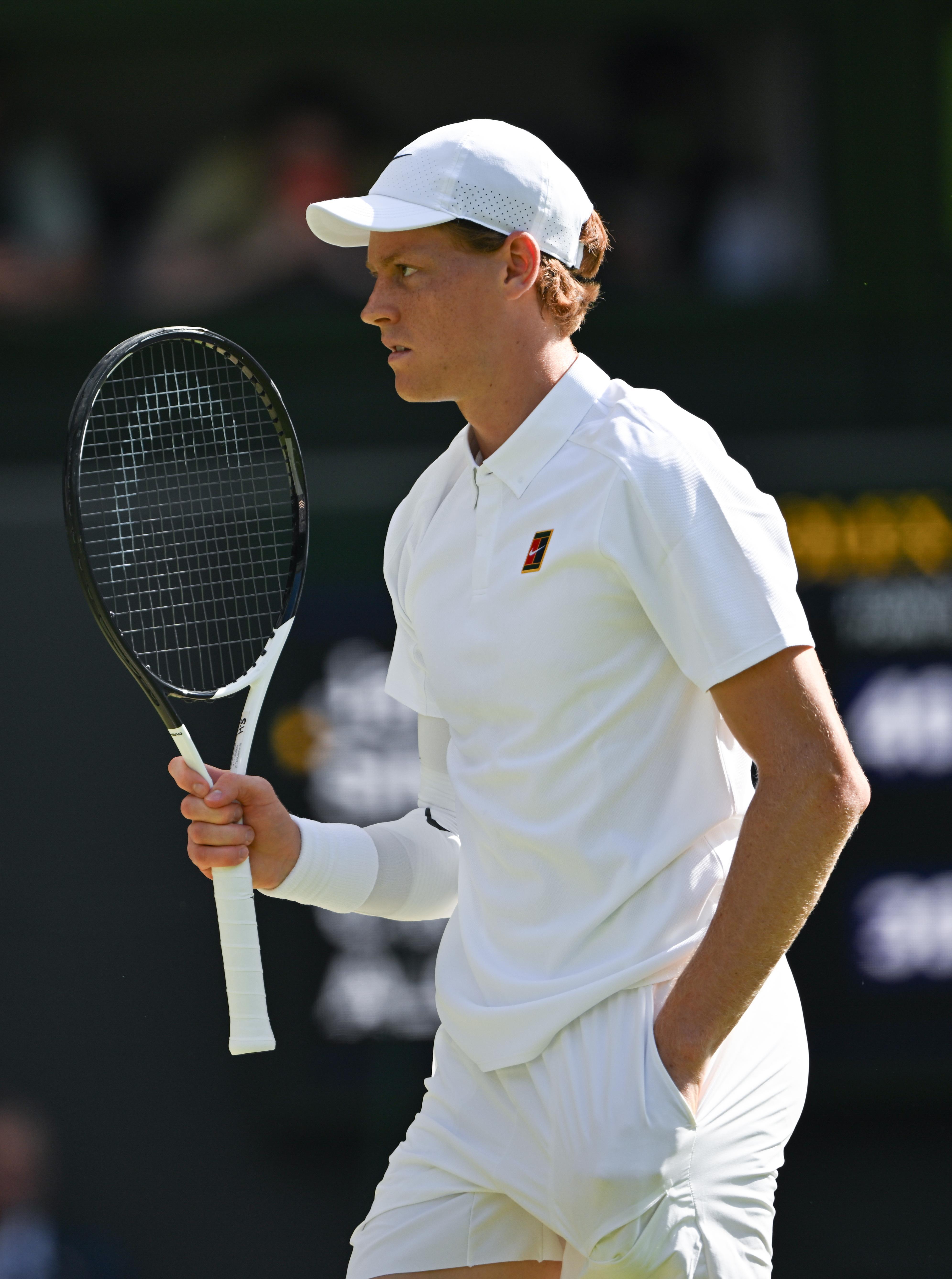 ATP总决赛逆转法网，辛纳带队取胜