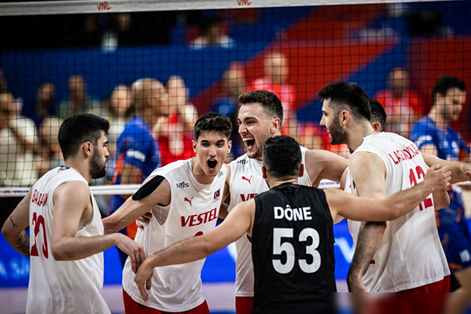 荷兰队击败保加利亚,挺进强 荷兰队击败保加利亚,挺进强