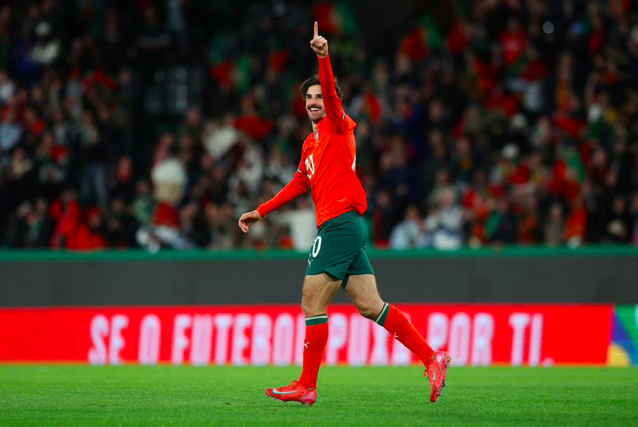 包含斯洛文尼亚队在比赛中实现绝杀，成功晋级欧洲国家杯的词条