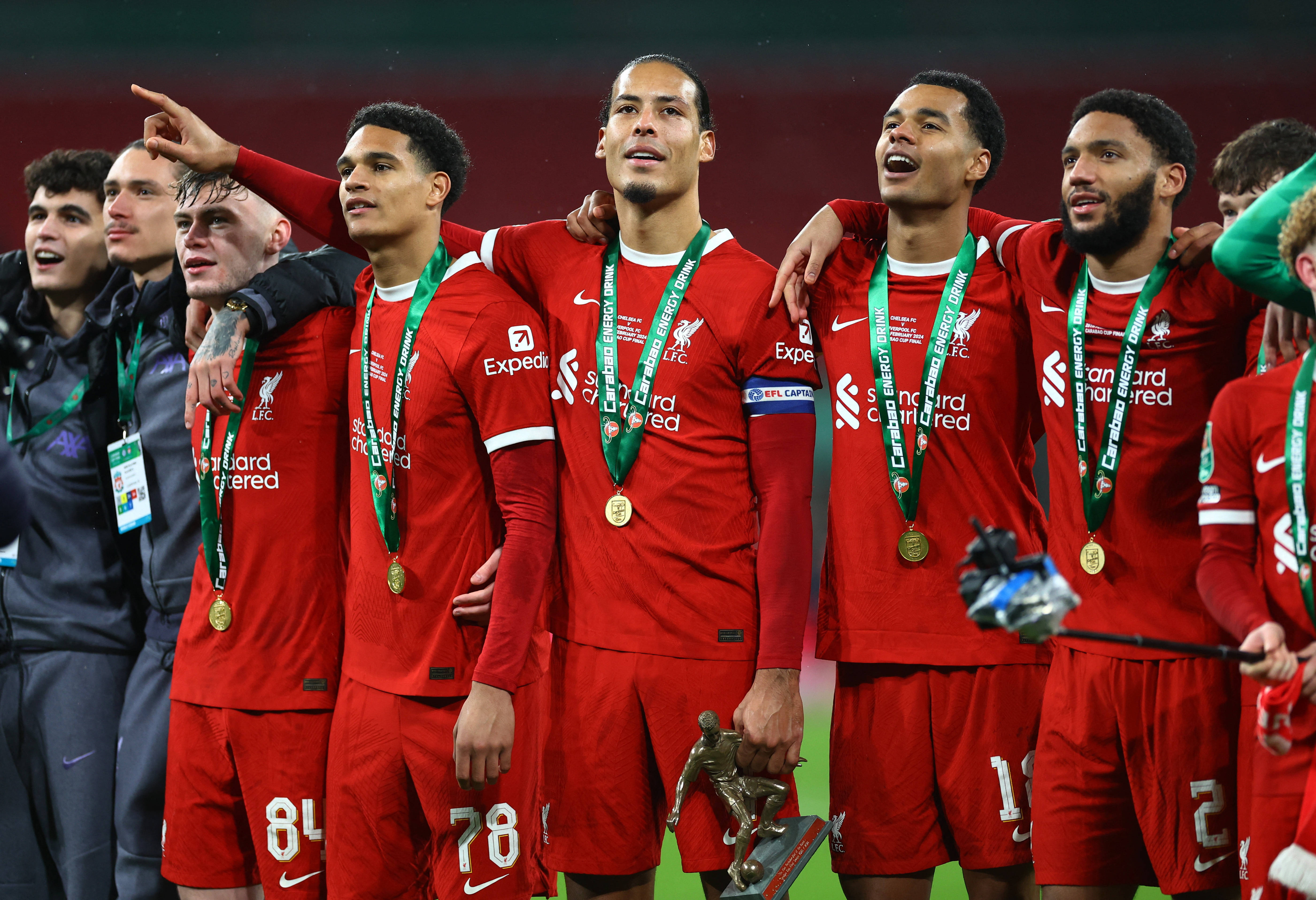 关于利物浦完胜，小组领先优势明显的信息