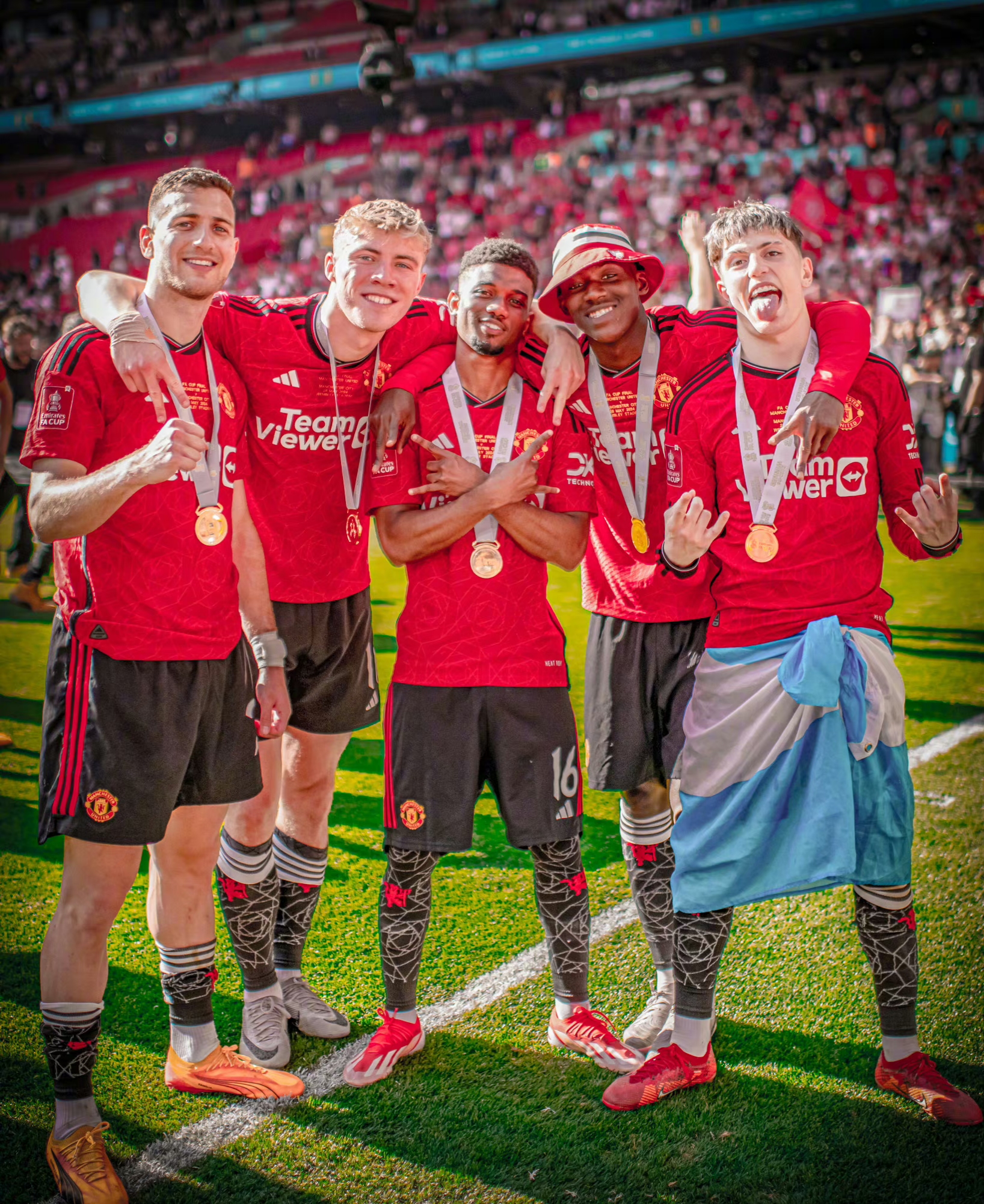 曼联主场取胜，全队团结一心的简单介绍