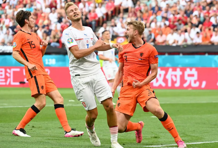 荷兰队雪耻晋级，欧洲杯名额靠前