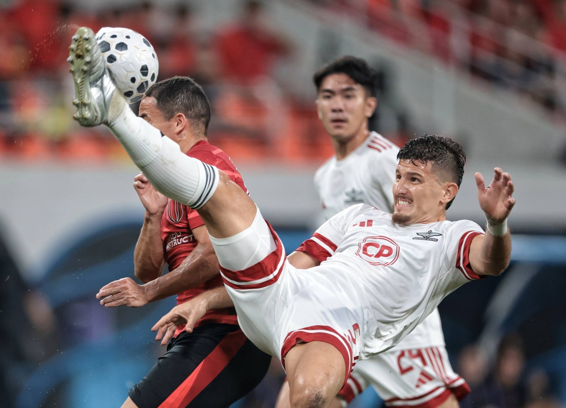 曼城客场大胜，稳步晋级半决赛