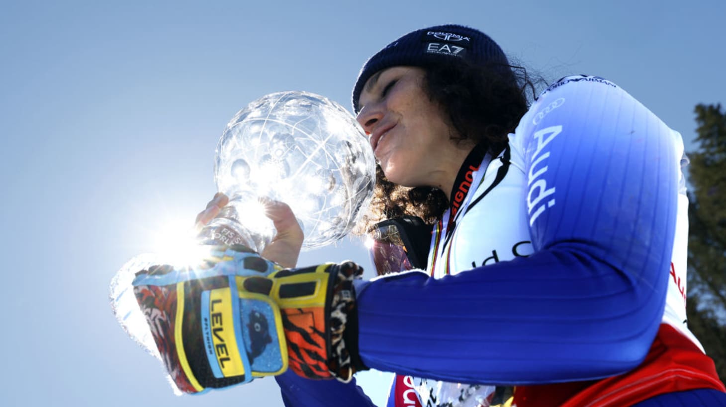 包含瑞士选手意外跌倒，让人为他捏把汗的词条