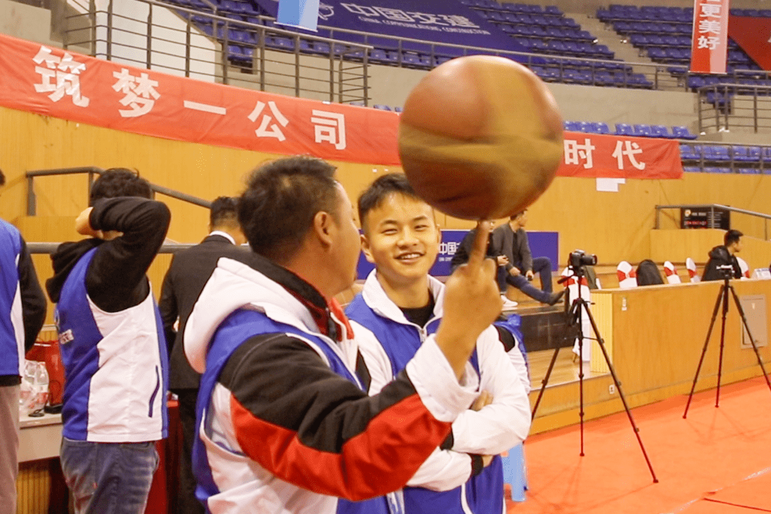 关于爆笑搞笑的篮球赛场花絮深度解读！的信息