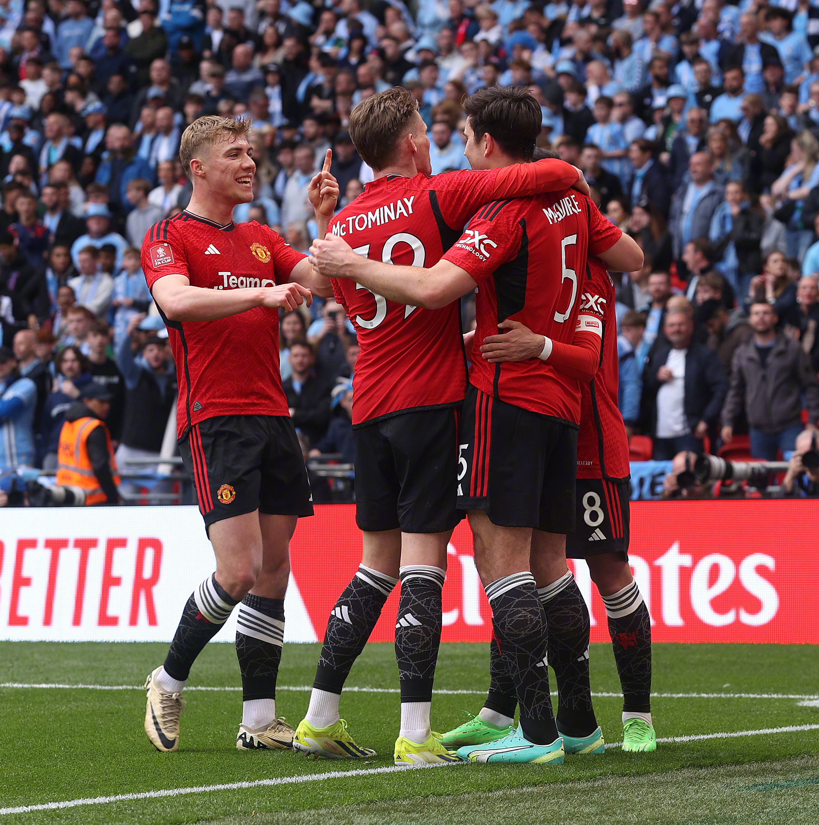 关于英格兰遭遇匈牙利逆转，出线前景渺茫的信息