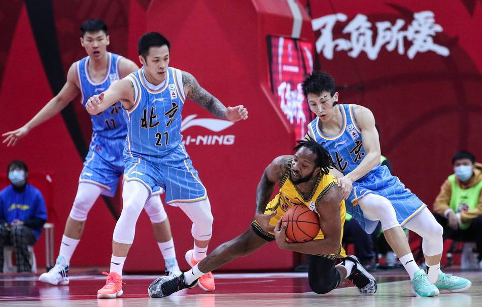 关于重庆男篮深夜力挫对手，喜迎来潮连胜的信息