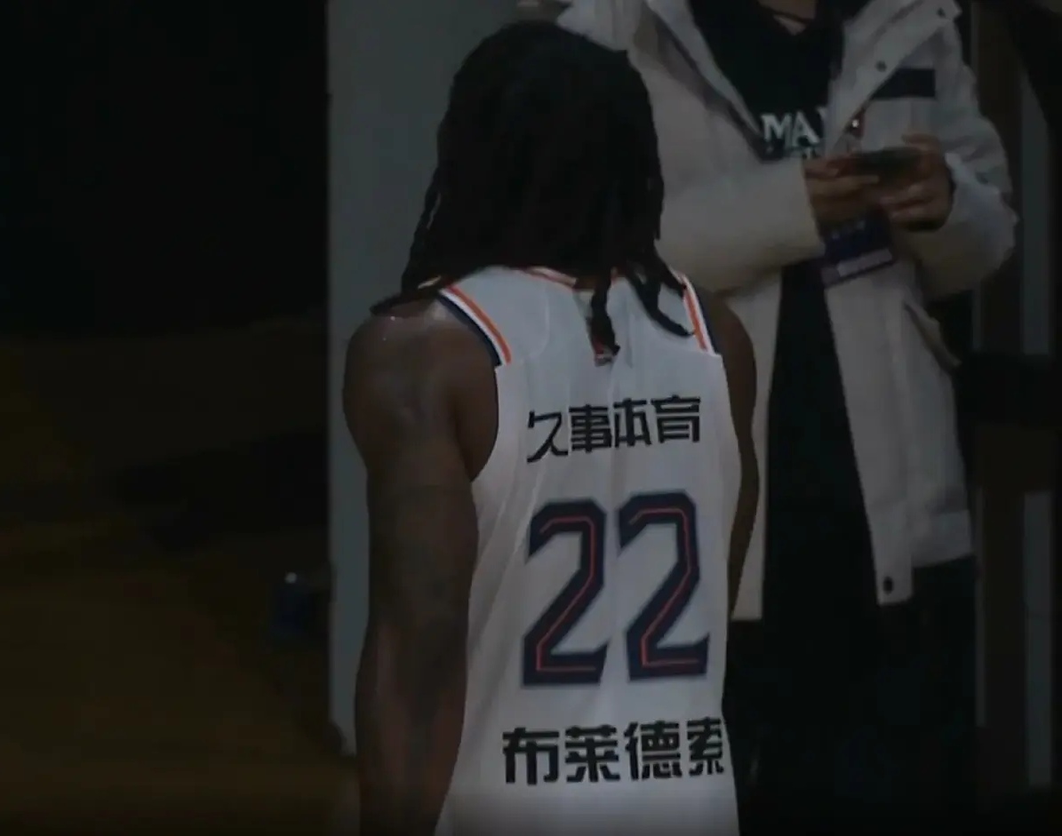 CBA球队外援意外受伤，备受关注