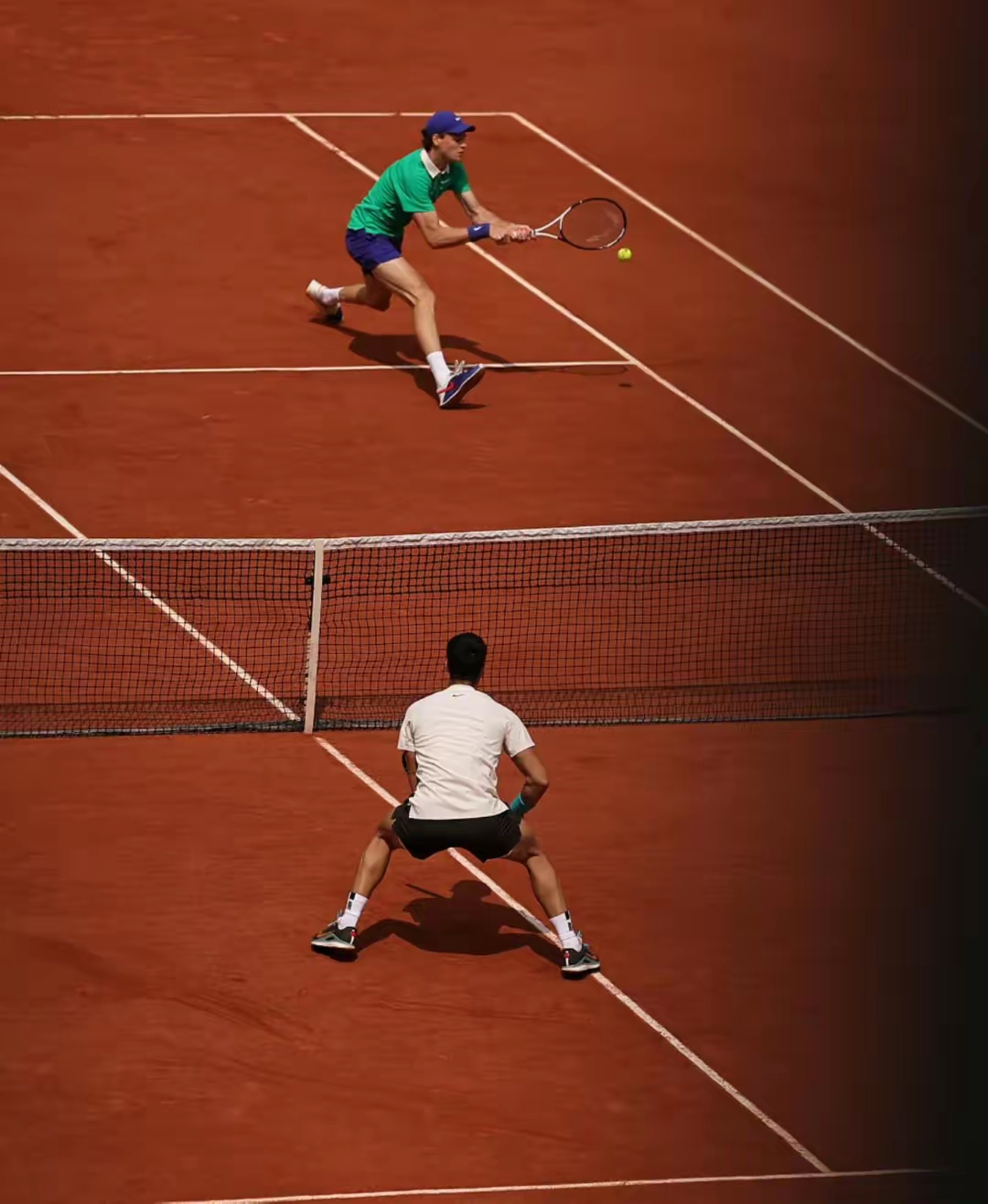 包含德国网球队鏖战澳大利亚网球队，瓦林卡打破历史纪录的词条