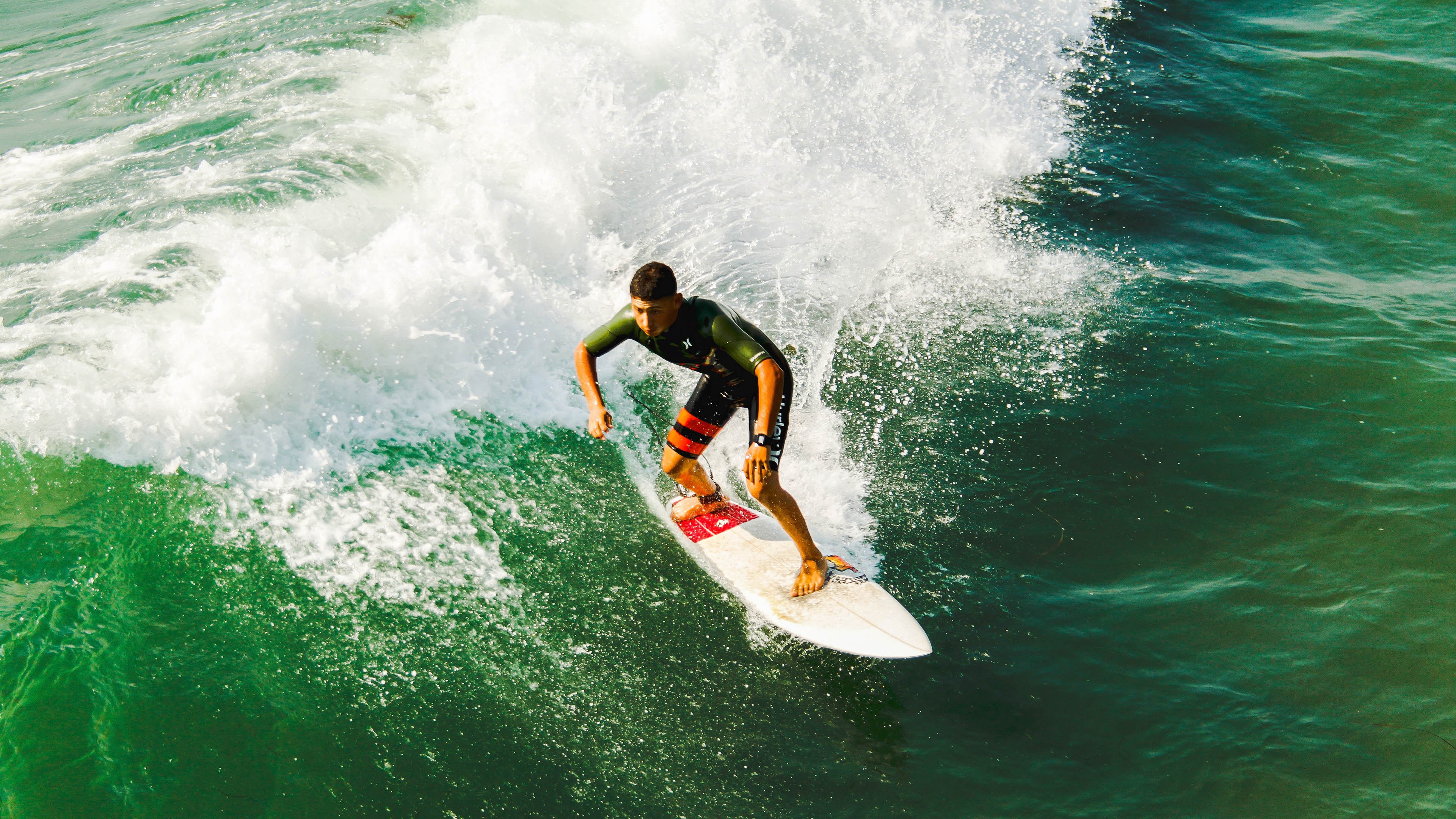 黄蜂击溃活塞,小贾伦成为关键先生,新生代力量的崛起